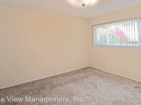 5th image of 329 Calle Miramar APT A