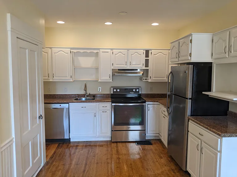 256 Cedar St — Photo 15