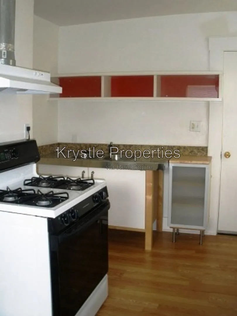 2 bed, 1.0 bath, $1,635 — Photo 3