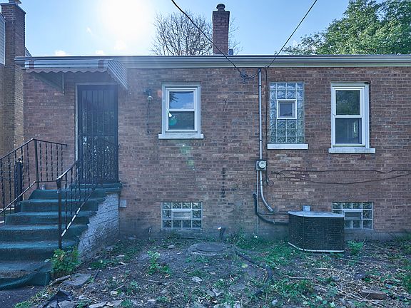 2nd image of 307 Linden Ave
