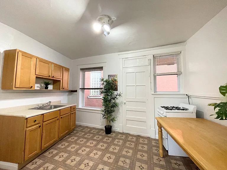 2751 Pestalozzi St #1E — Photo 4