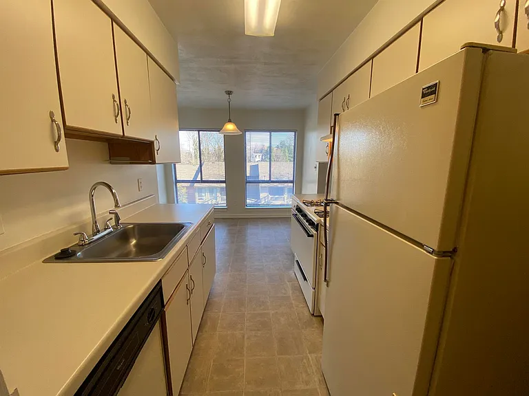 Princeton Circle West Apartments — Photo 23