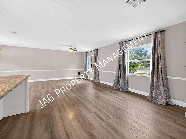 1046 Winter Springs Blvd — Photo 3