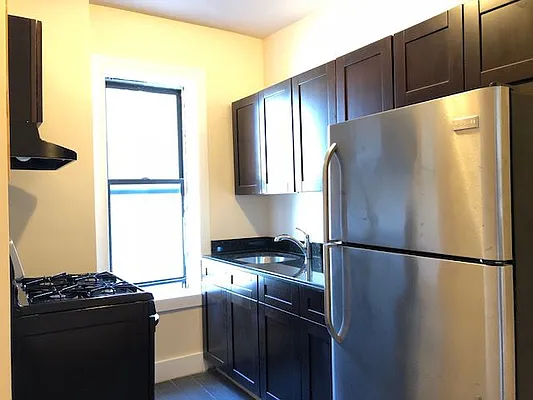 Rented by Lang Realty LLC | media 15