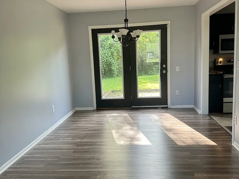 144 Silverwood Cir — Photo 5