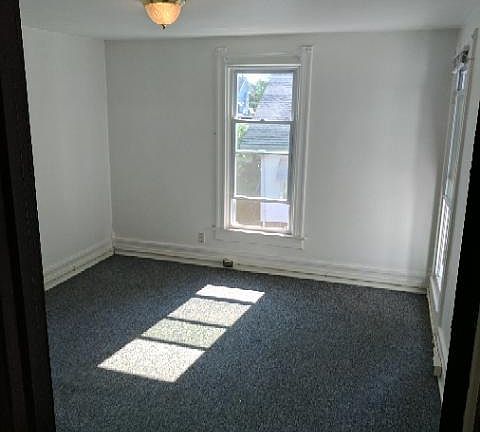 2nd image of 218 Pearl St