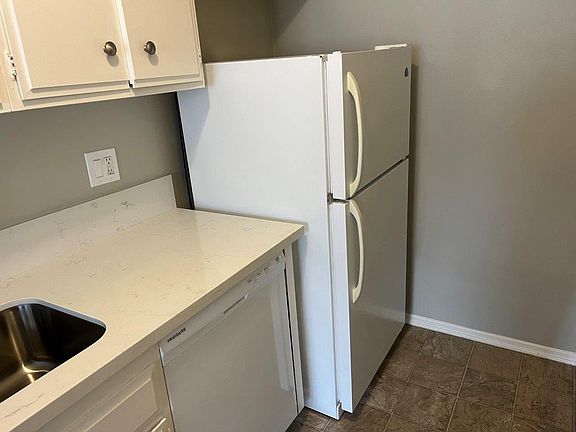 4th image of 11806 Gorham Ave APT 14