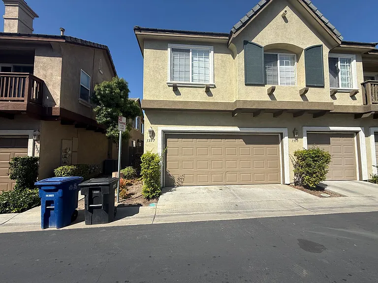 1357 Burgundy Dr — Photo 43