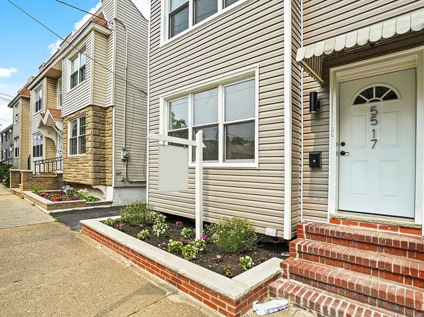 5517 Andrews Ave, Maspeth, NY 11378