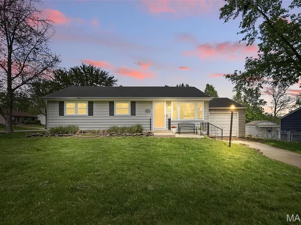 10851 Mallory Dr, Saint Louis, MO 63123