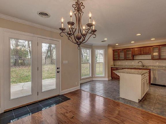 5th image of 811 Tanner Ln
