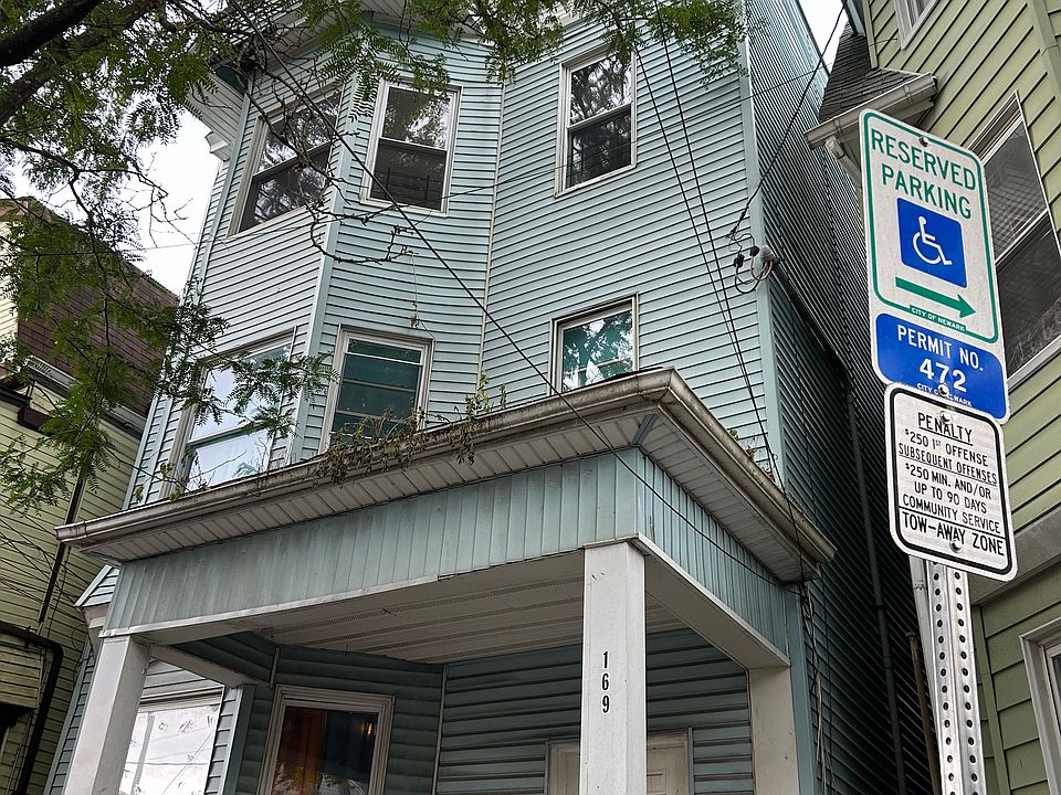1st image of 169 S 10th St Floor 3