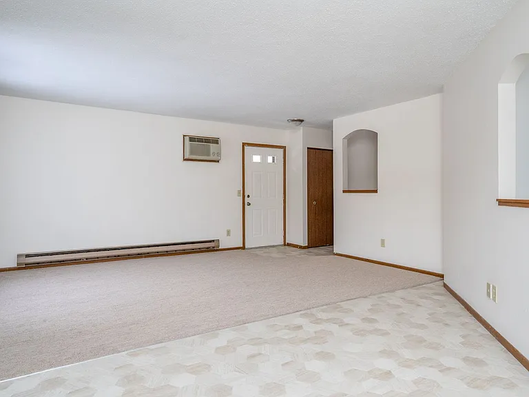 Woodcrest Townhomes — Photo 4