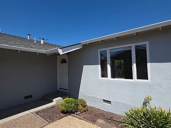 3rd image of 2965 Millar Ave