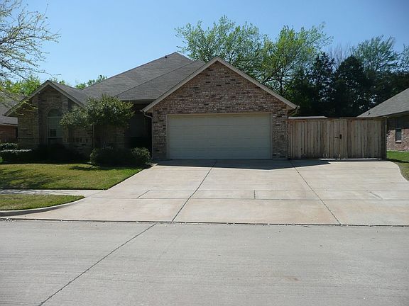 2nd image of 6713 Lucas Ln