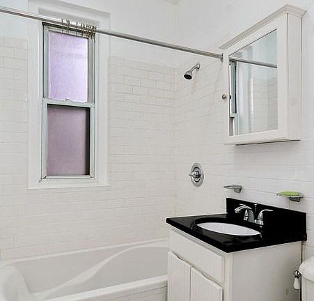 3rd image of 223 E 50th St APT 3C