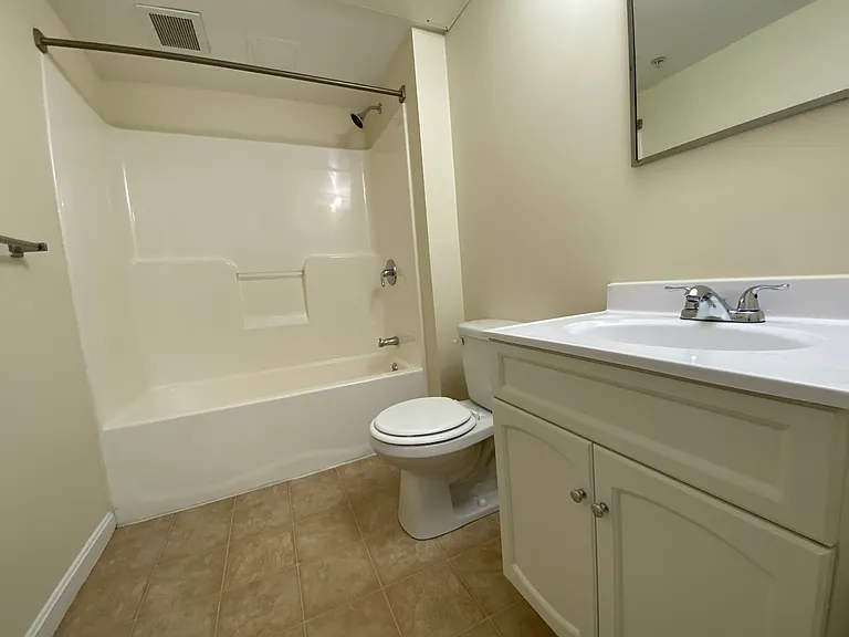 Redstone Apartments — Photo 31
