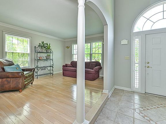 3rd image of 1524 Brimfield Dr