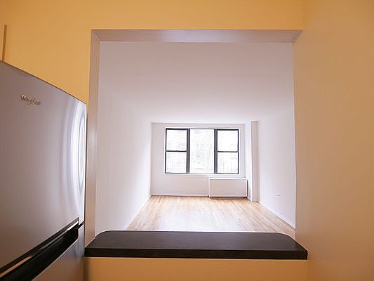 3rd image of 434 E 84th St #2A