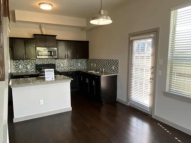 3601 Valley Vista Dr — Photo 5