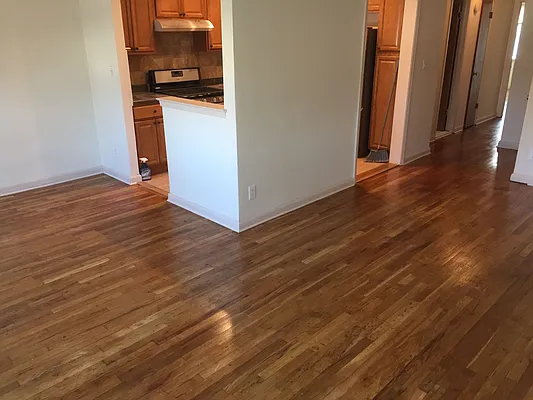 Rented by Metroline Realty | media 18