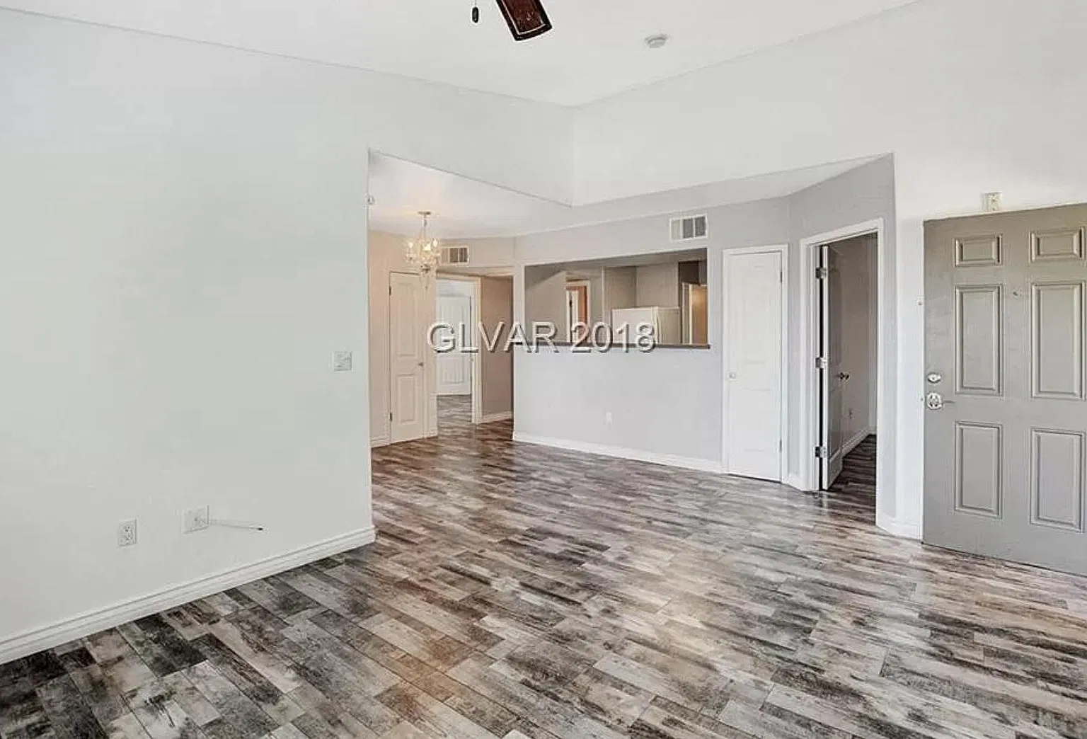 7255 W Sunset Rd — Photo 2