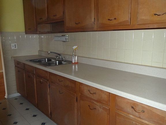 4th image of 7200 N Claremont Ave APT 405