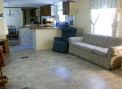 3rd image of 204 NE 66th St