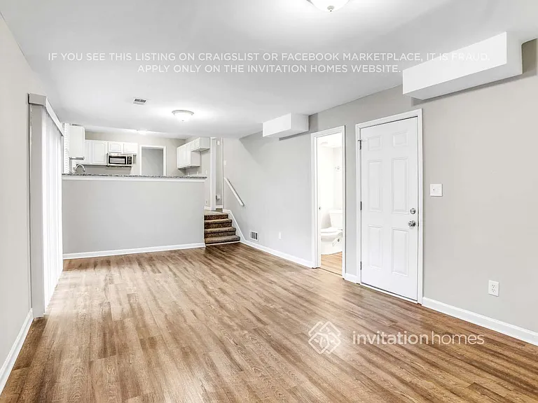 2339 Chevy Chase Ln — Photo 8
