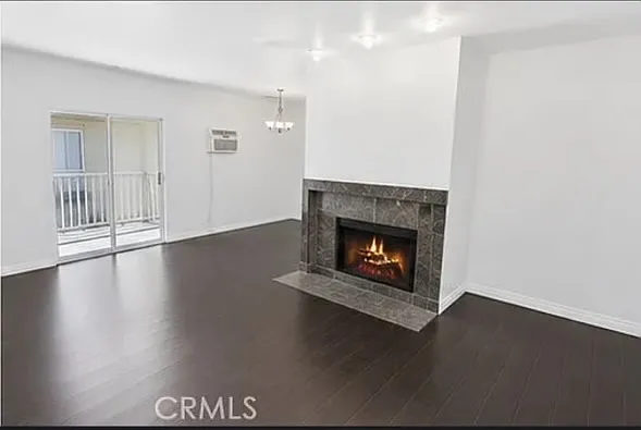 2 bed, 806 sqft, $2,450 — Photo 2
