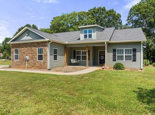 35 Haybrook Dr, Cleveland, GA 30528