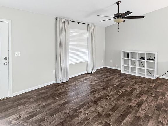 4th image of 49 Alta St