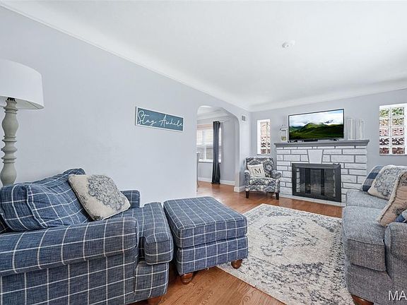 2nd image of 5701 Tholozan Ave