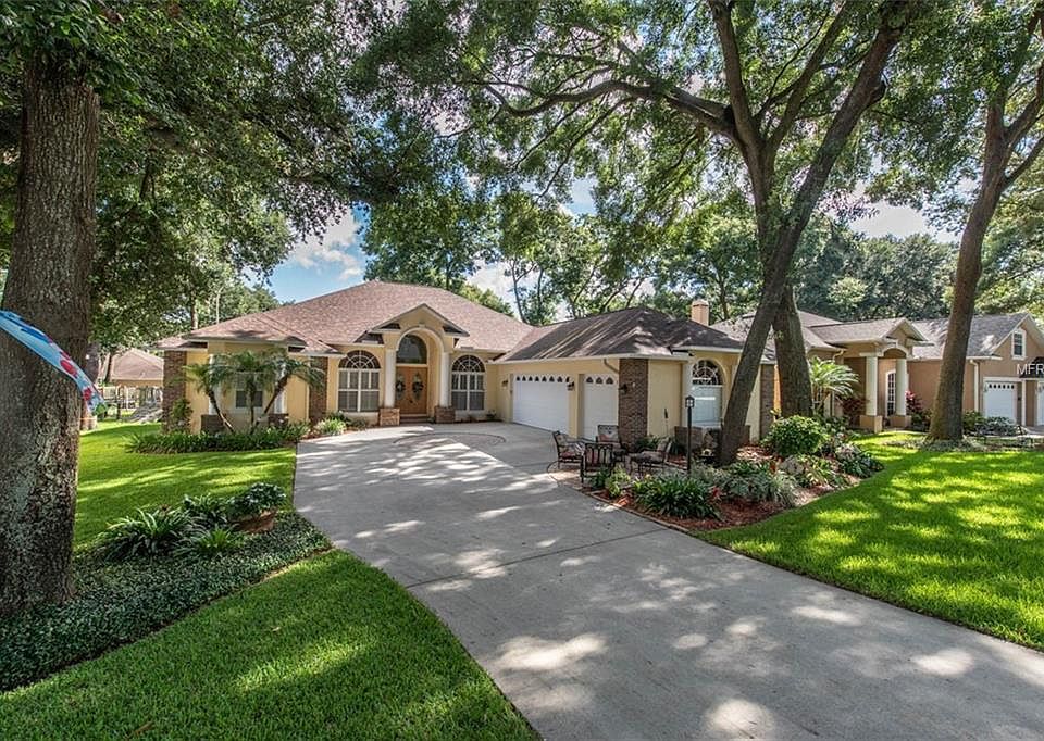 1st image of 2328 Valrico Forest Dr