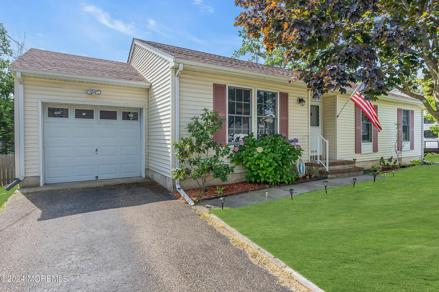 1109 Neptune Avenue photo 1