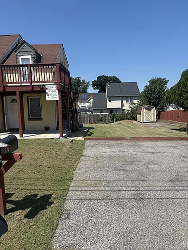 1208 Daniels Ave Photo 1