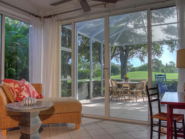 7911 Whitebridge Gln — Photo 14