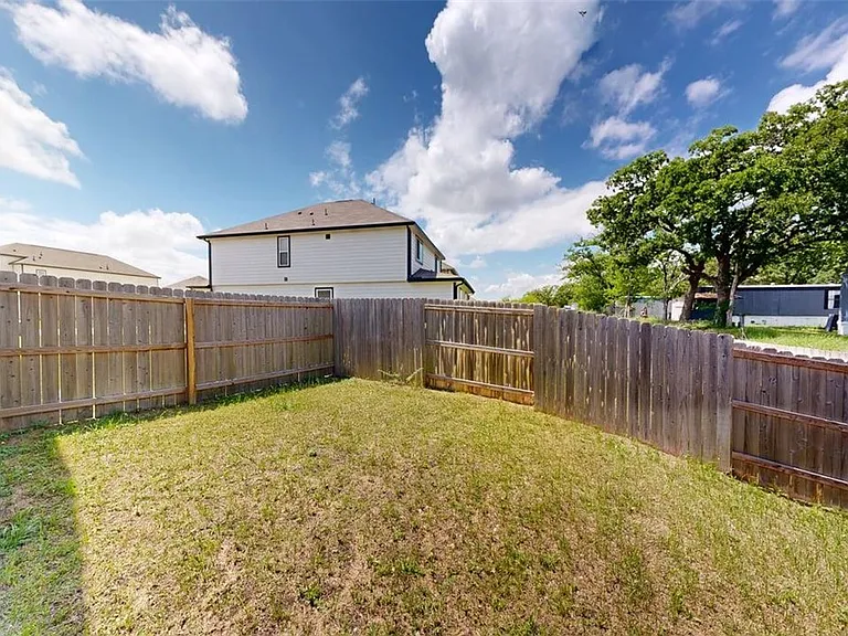 963 Harper Ln — Photo 41