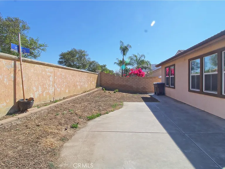 28422 Belleterre Ave — Photo 17