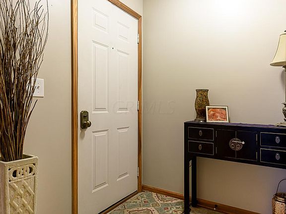 3rd image of 1043 Pinewood Ln