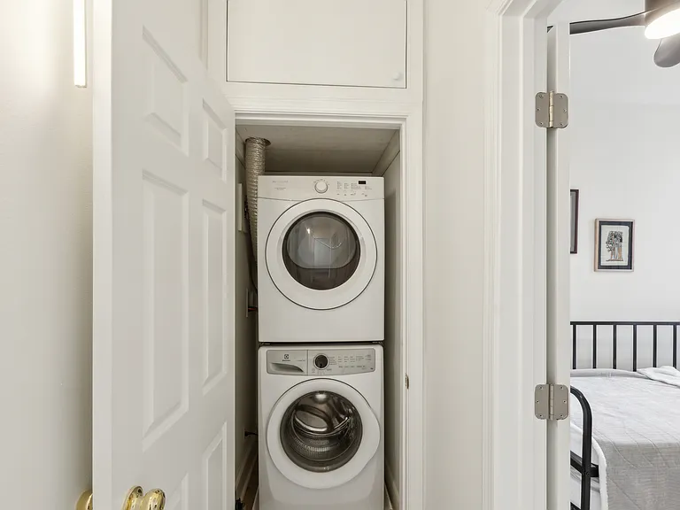 134 F St SE #3 — Photo 15