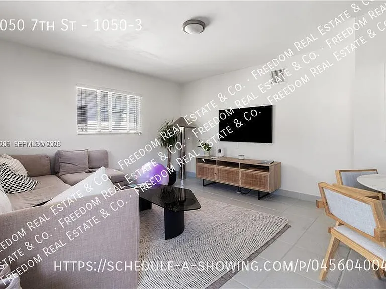 1050 7th St #3 — Photo 1