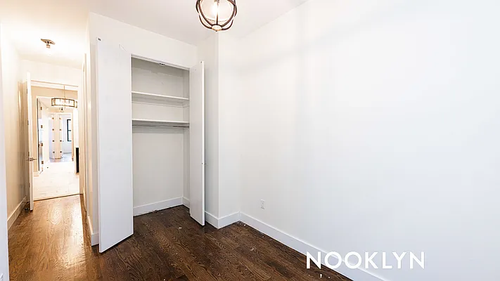 Rented by Nooklyn NYC LLC | media 52