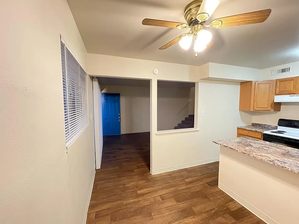 504 Jeanell Dr #16