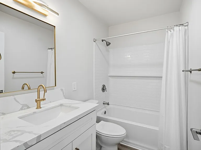 669 F St #21 — Photo 15