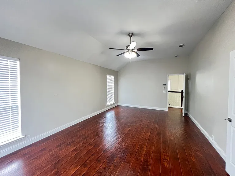 2505 Hunters Run Dr — Photo 29