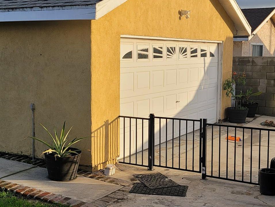 2nd image of 15134 Ryon Ave