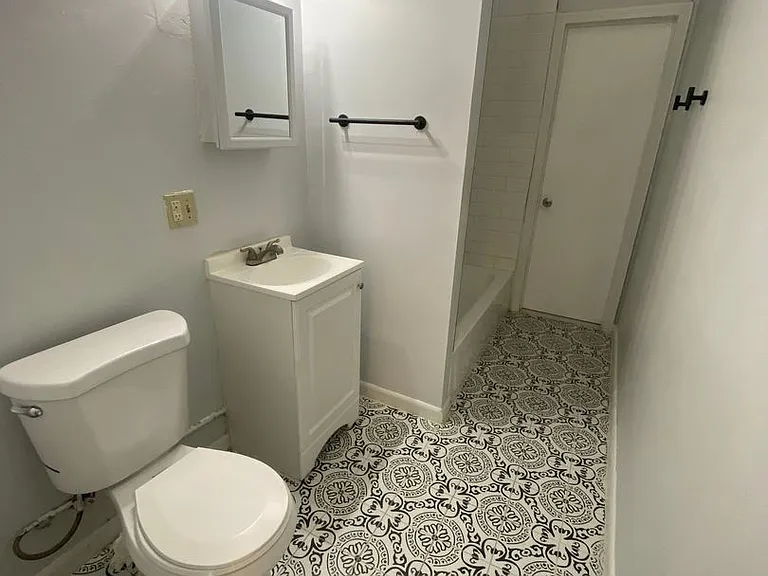 81 W Main St — Photo 18