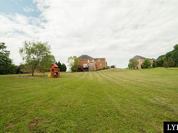 3rd image of 107 Beacon Hill Pl