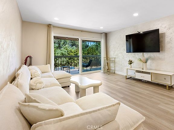 3rd image of 5514 Armitos Ave APT 54